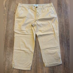 Old Navy Women's Tan Capris - Classic Cropped Pants
